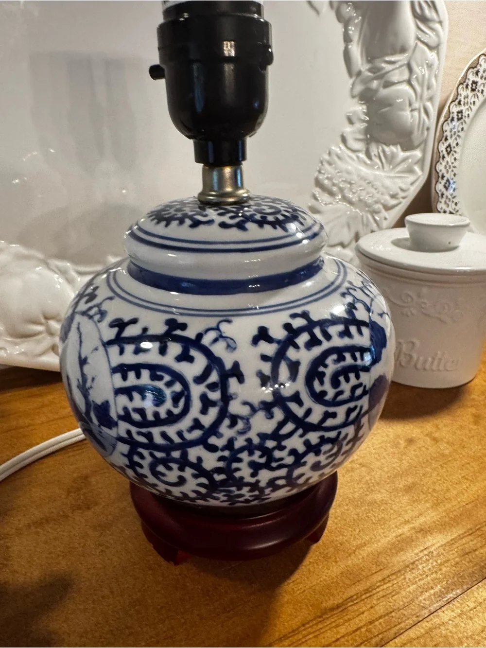 Mid-century Chinoiserie Asian Petite Blue and White Ginger Jar Table Lamp 9”